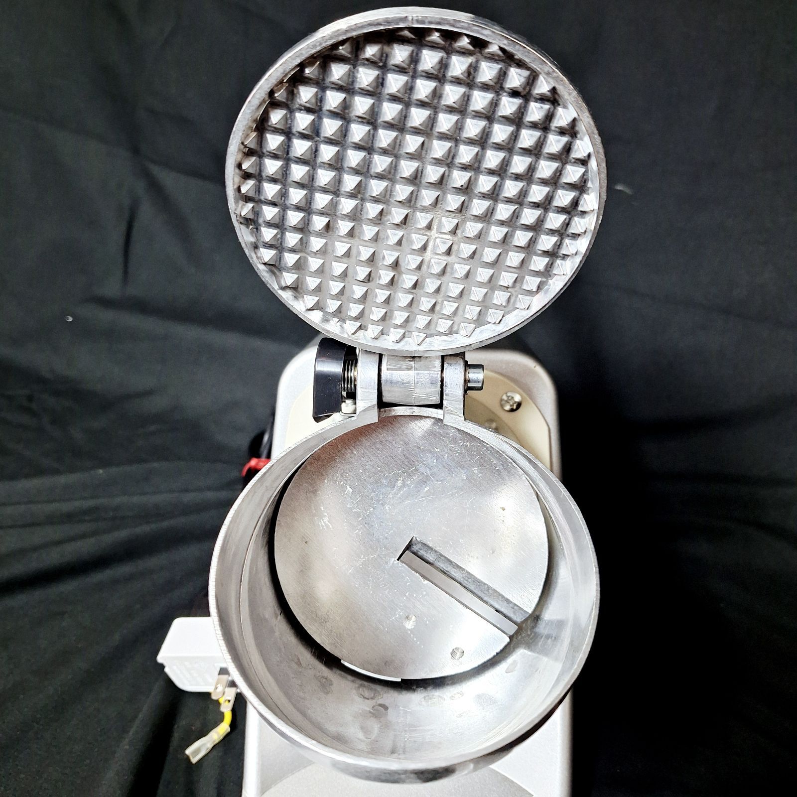 送料無料ステンレス砕氷機　アイスクラッシャー　中古 かき氷機 かき氷機 手動 かき氷器 アイスクラッシャー 砕氷機 コンパクト