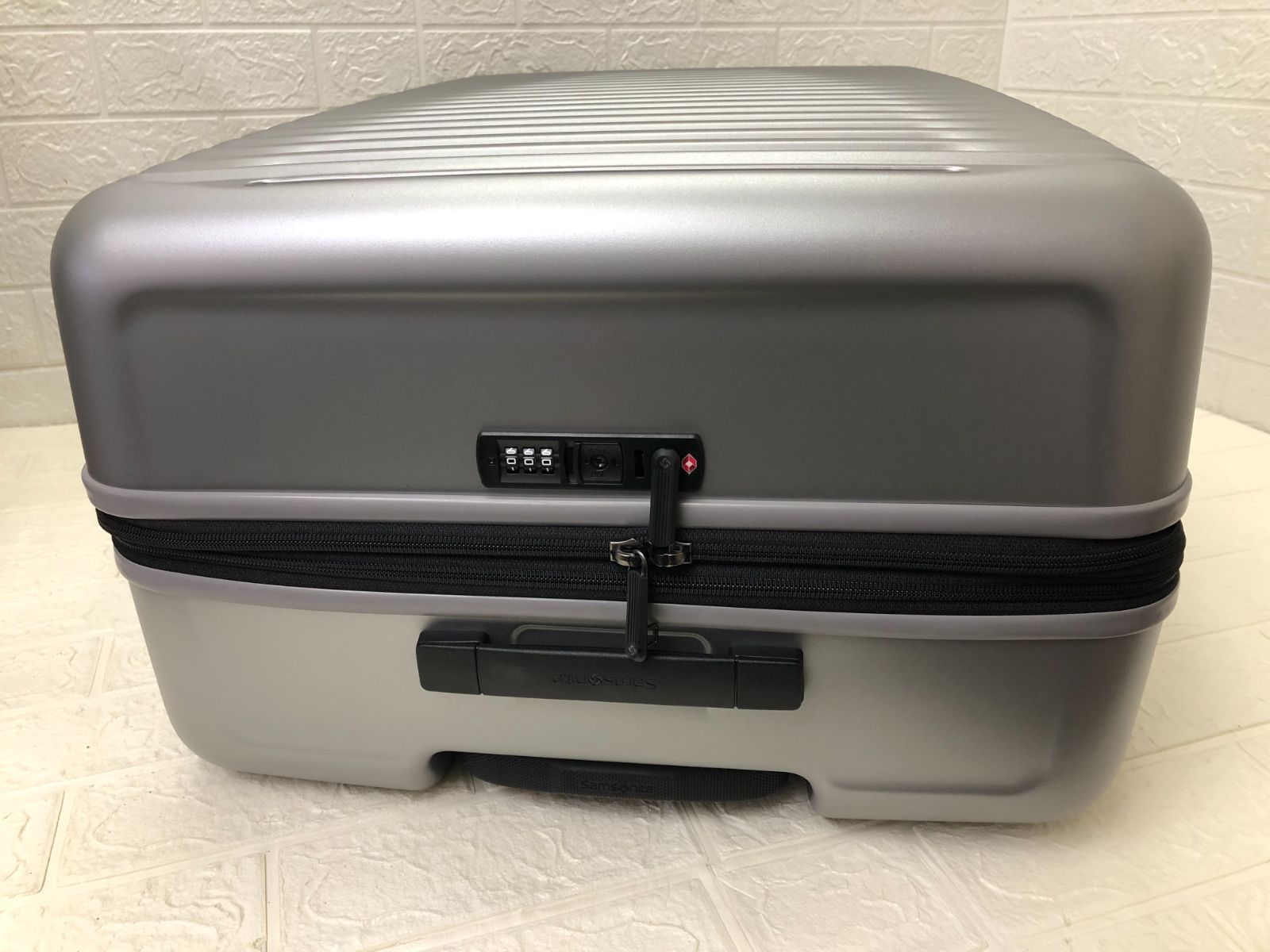 SAMSONITE サムソナイト エレメント スーツケース 27インチ シルバー