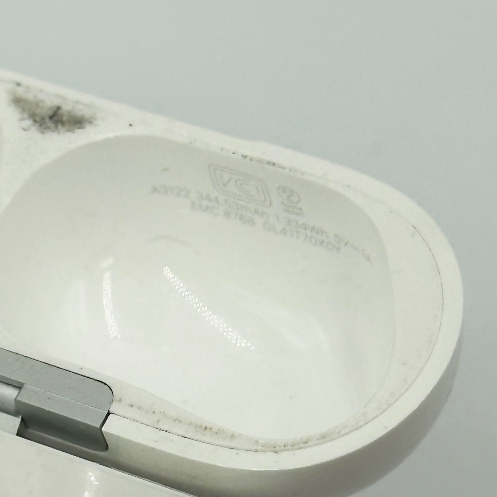 24時間以内発送】Apple AirPods Pro 第3世代 充電ケースのみ A3122