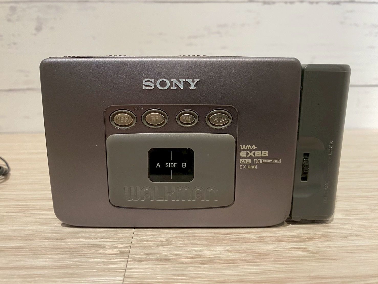 □希少 SONY WALKMAN ウォークマン カセットプレーヤー WM-EX88