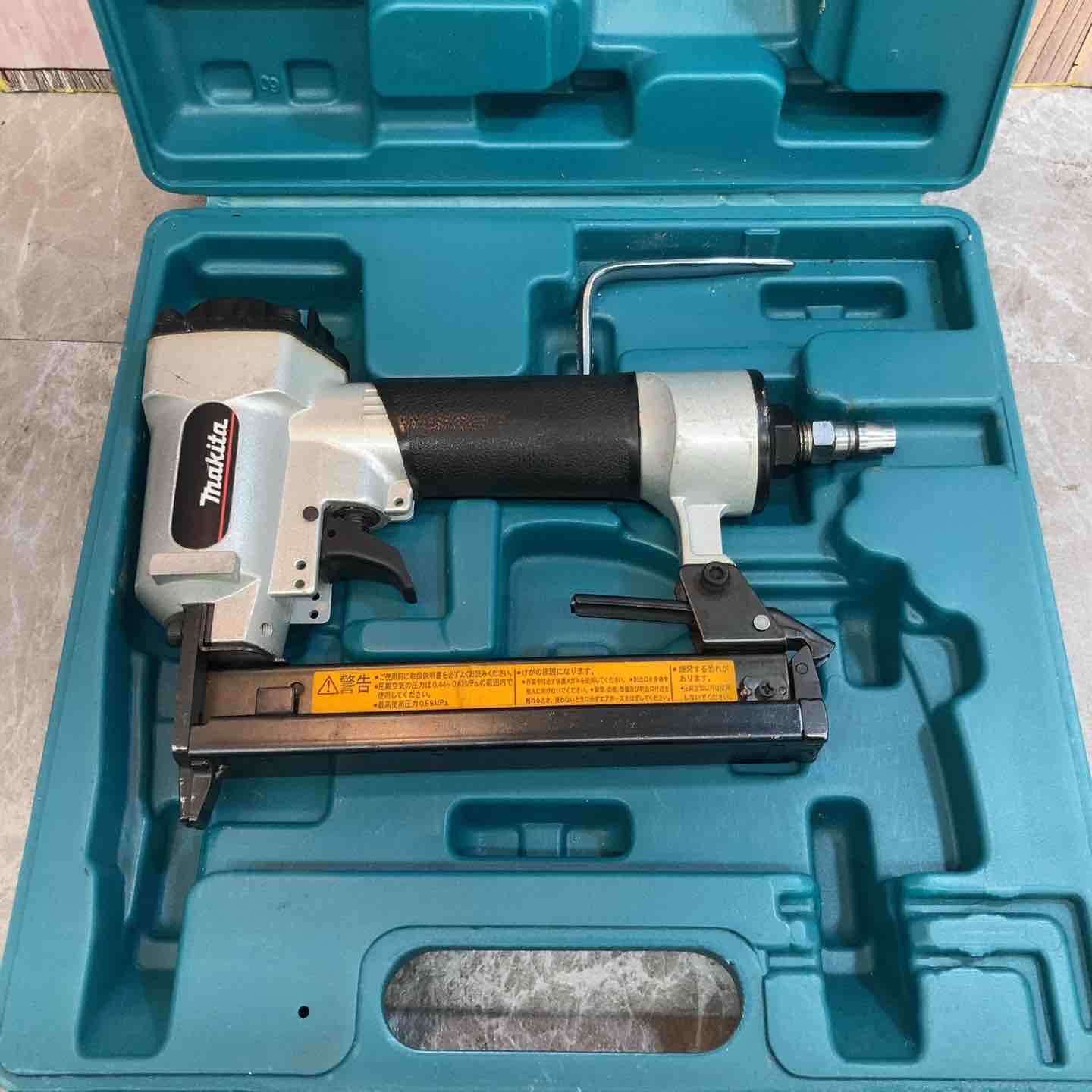 品 マキタ makita 4 mm常圧エアタッカ