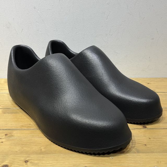 YEEZY SL-02 SIZE-10 イージー サンダル 心斎橋店 - メルカリ