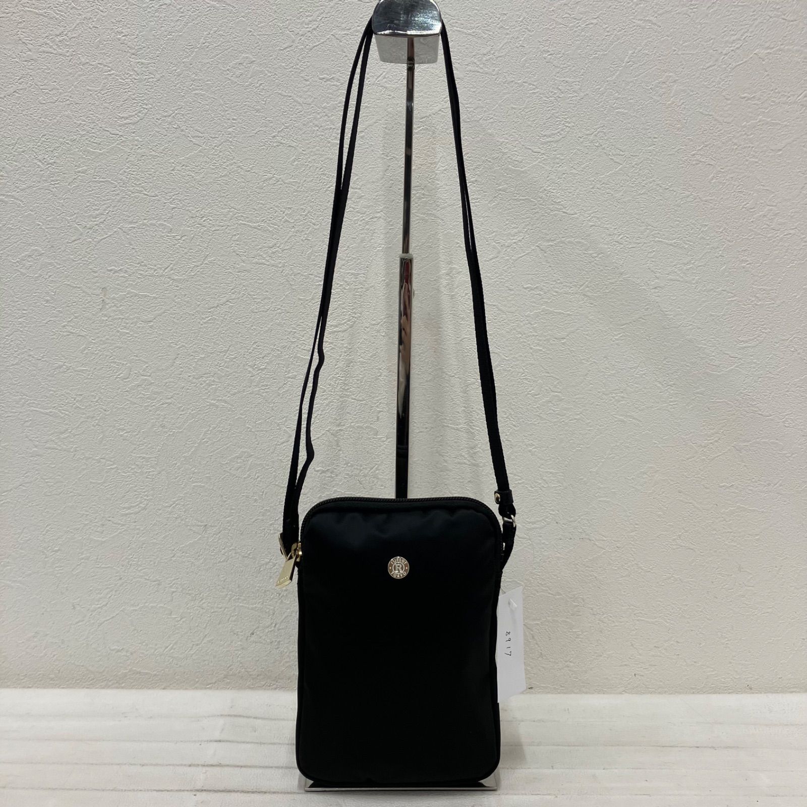 8917 russet ラシット ショルダーバッグ 斜めがけ 紐調節可能 スマホ