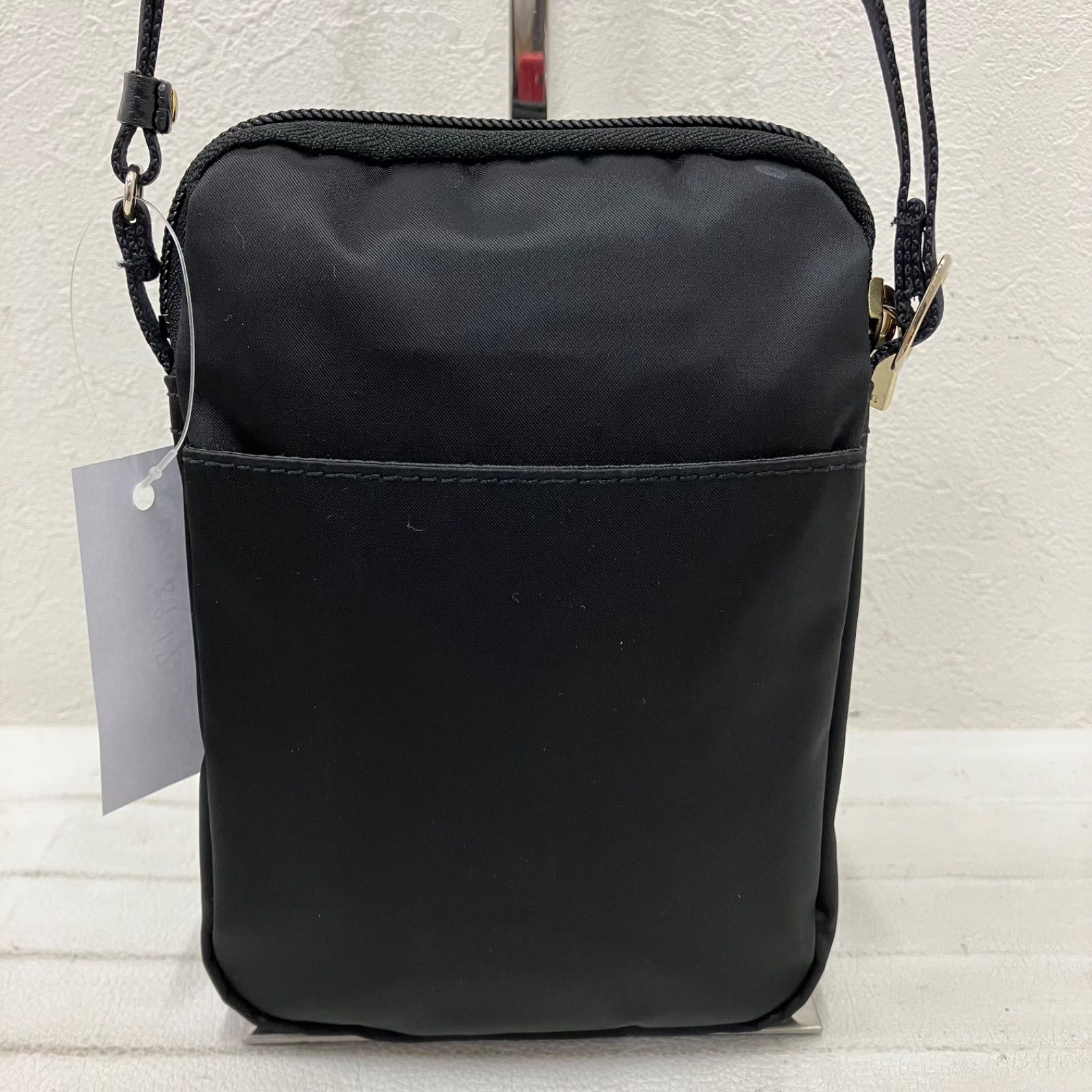 8917 russet ラシット ショルダーバッグ 斜めがけ 紐調節可能 スマホ