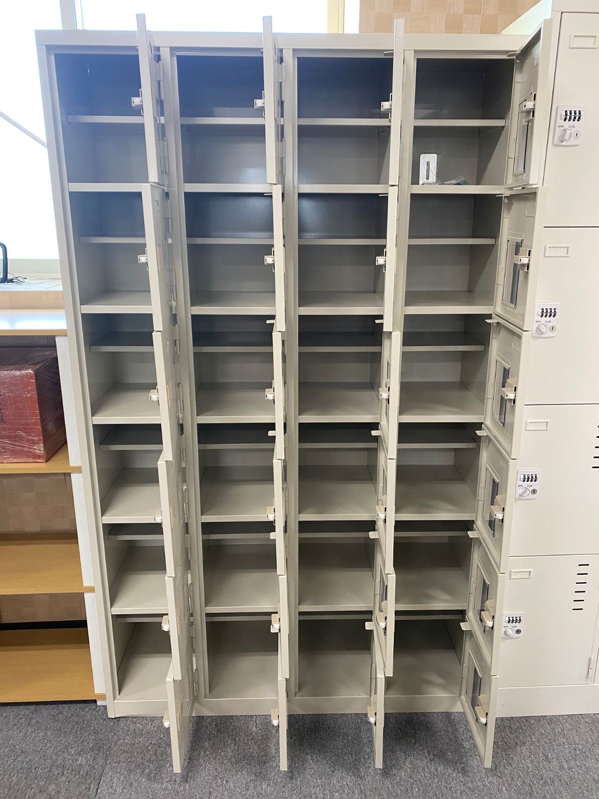 引取限定‼︎◇未使用品◇格安◇シューズロッカー◇24人用◇三島精器 