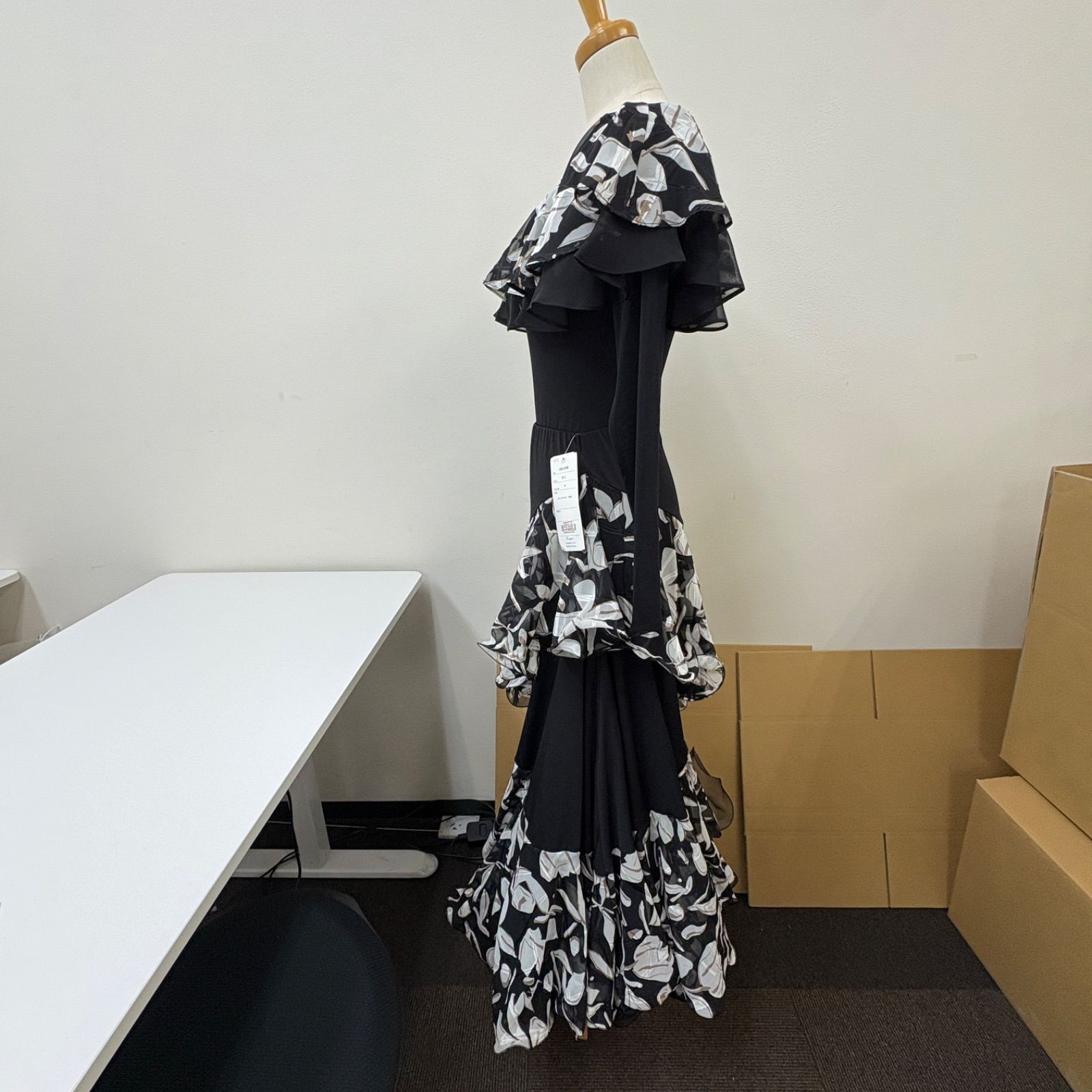 新品 社交ダンス セットアップ モノトーン花柄 新品 社交ダンス セットアップ モノトーン花柄 社交ダンス】チャコット