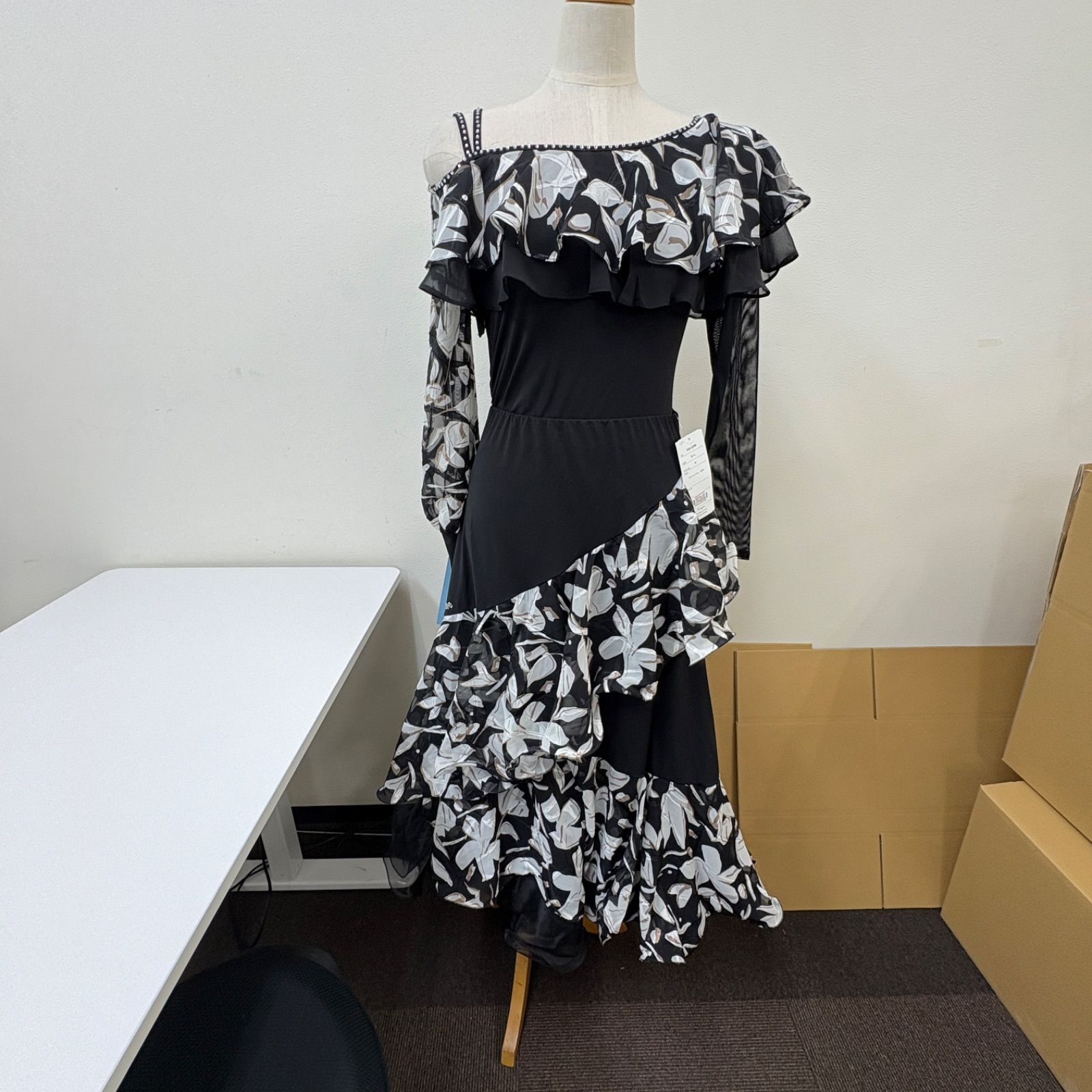 Roger】社交ダンス ダンス衣装 セットアップ 黒 花柄 袖レース タグ