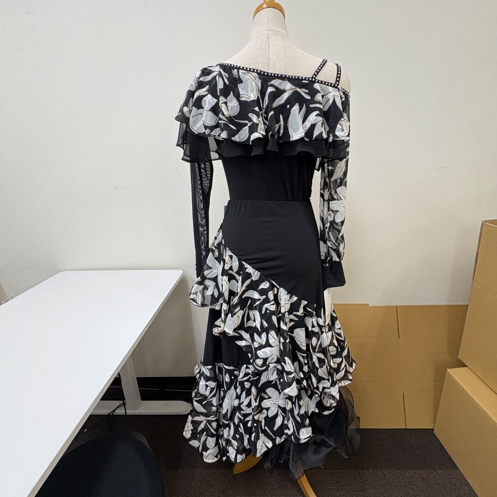 Roger】社交ダンス ダンス衣装 セットアップ 黒 花柄 袖レース タグ