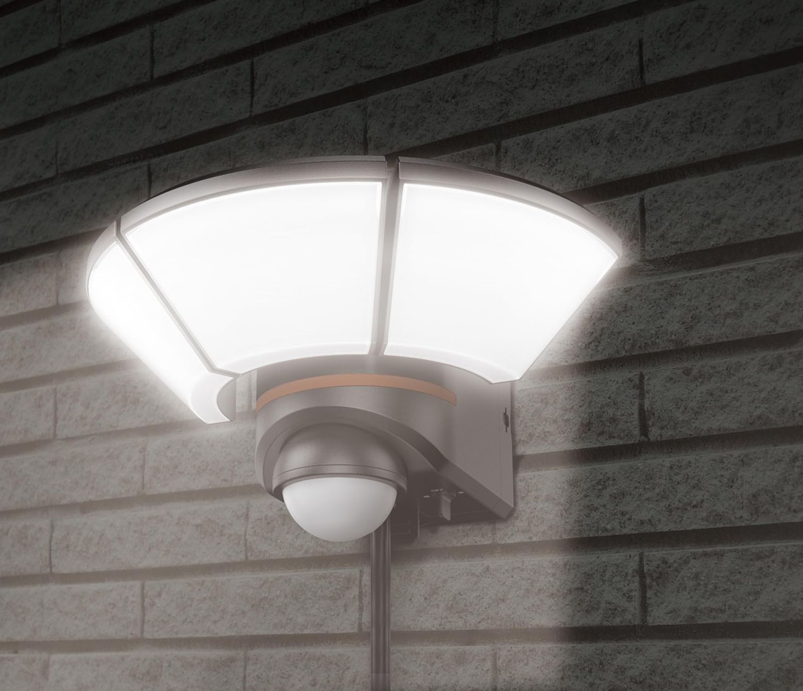 エルパ ELPA センサーライト 3灯 屋外 AC電源 コンセント式 3500 lm 超強力 3モード切替 赤色警告灯 予知防犯 人感センサー 防雨 IP 45 玄関 駐車場 ガレージ ESL-