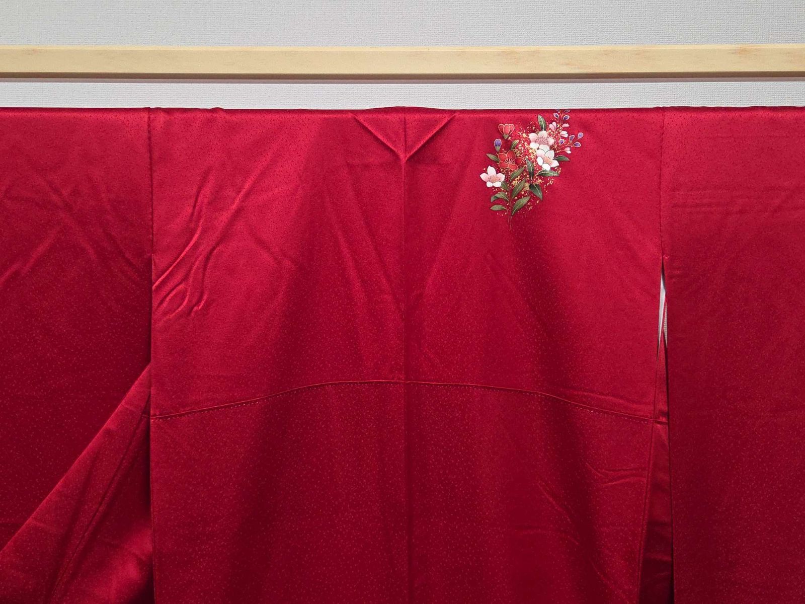 D5◇着物くつろぎ 振袖・襦袢セット かわいい花模様 金彩 赤色 牡丹