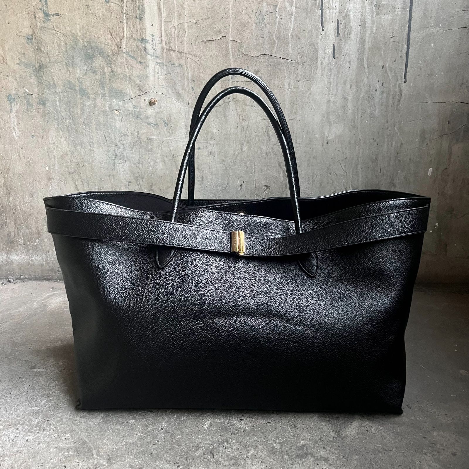 anuans ベルトディテールバッグ BLACK アニュアンス トートバッグ