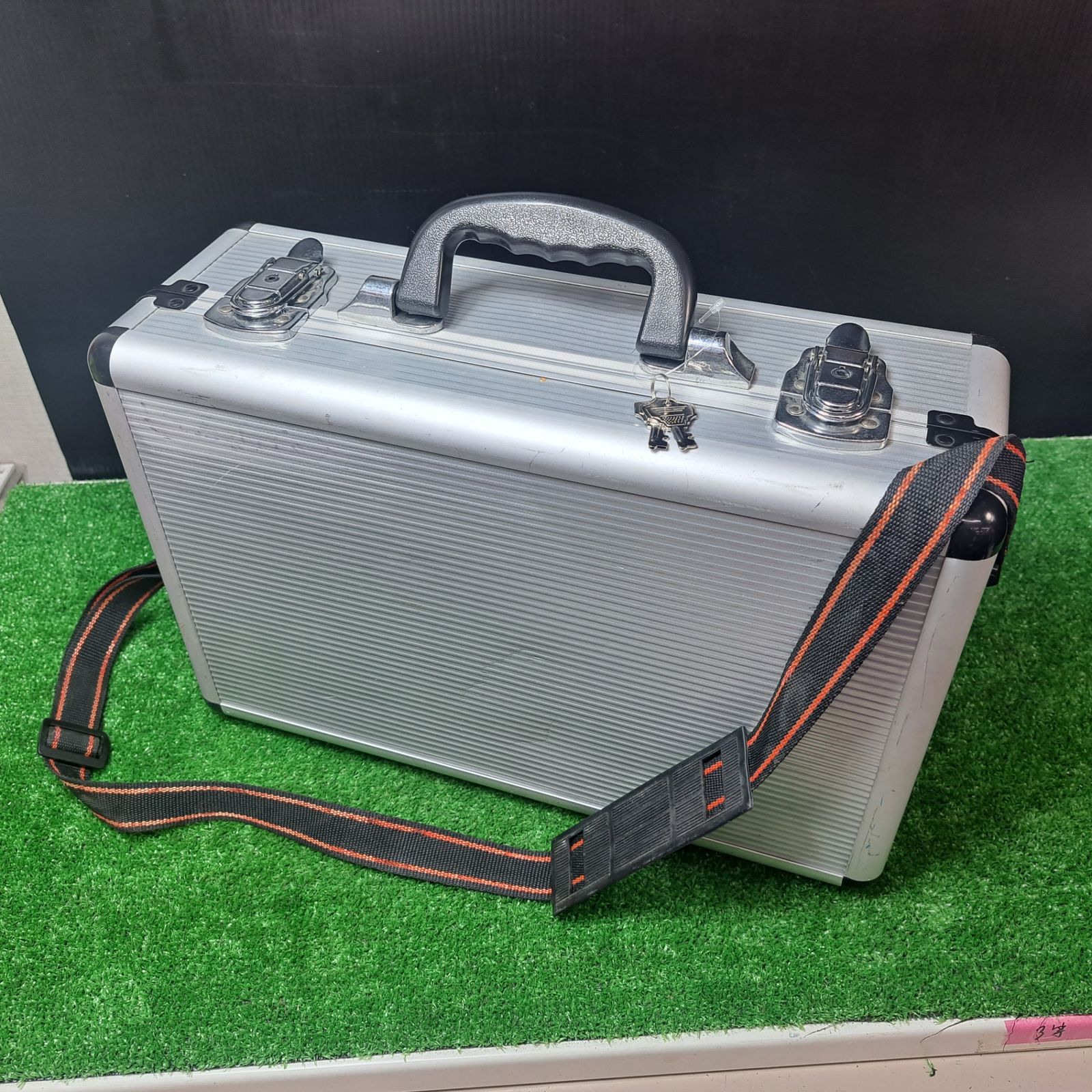  マキタ makita コードレスマルチツール TM 30 DSH 鍵つきアタッシュケース付き その他 電動工具 エア工具