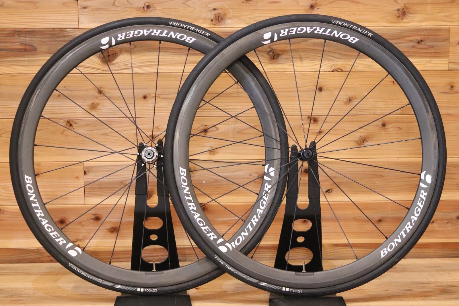 ノーブランド カーボン ホイールセット クリンチャータイヤ装着 シマノ