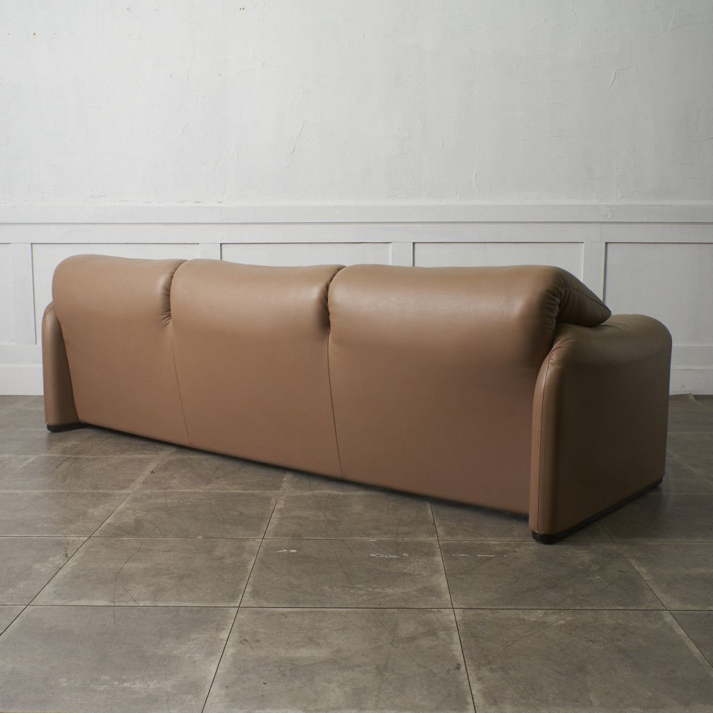 定242万〜 カッシーナ MARALUNGA 3人掛け ソファ 本革 Cassina