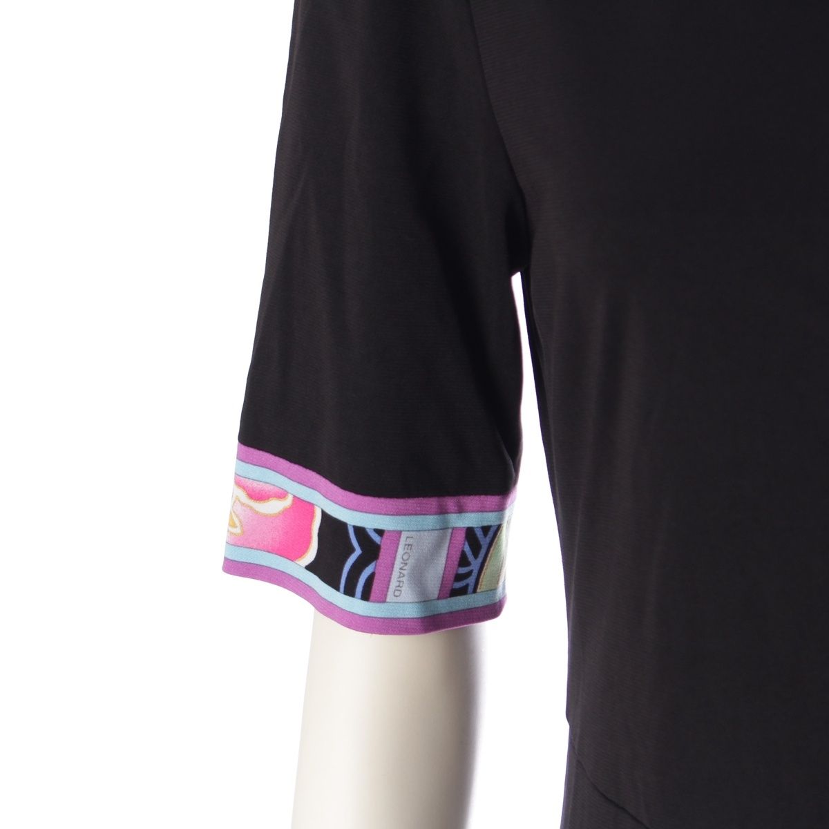 レオナール カンカン素材 ボタン ラウンドネック 五分丈 チュニック