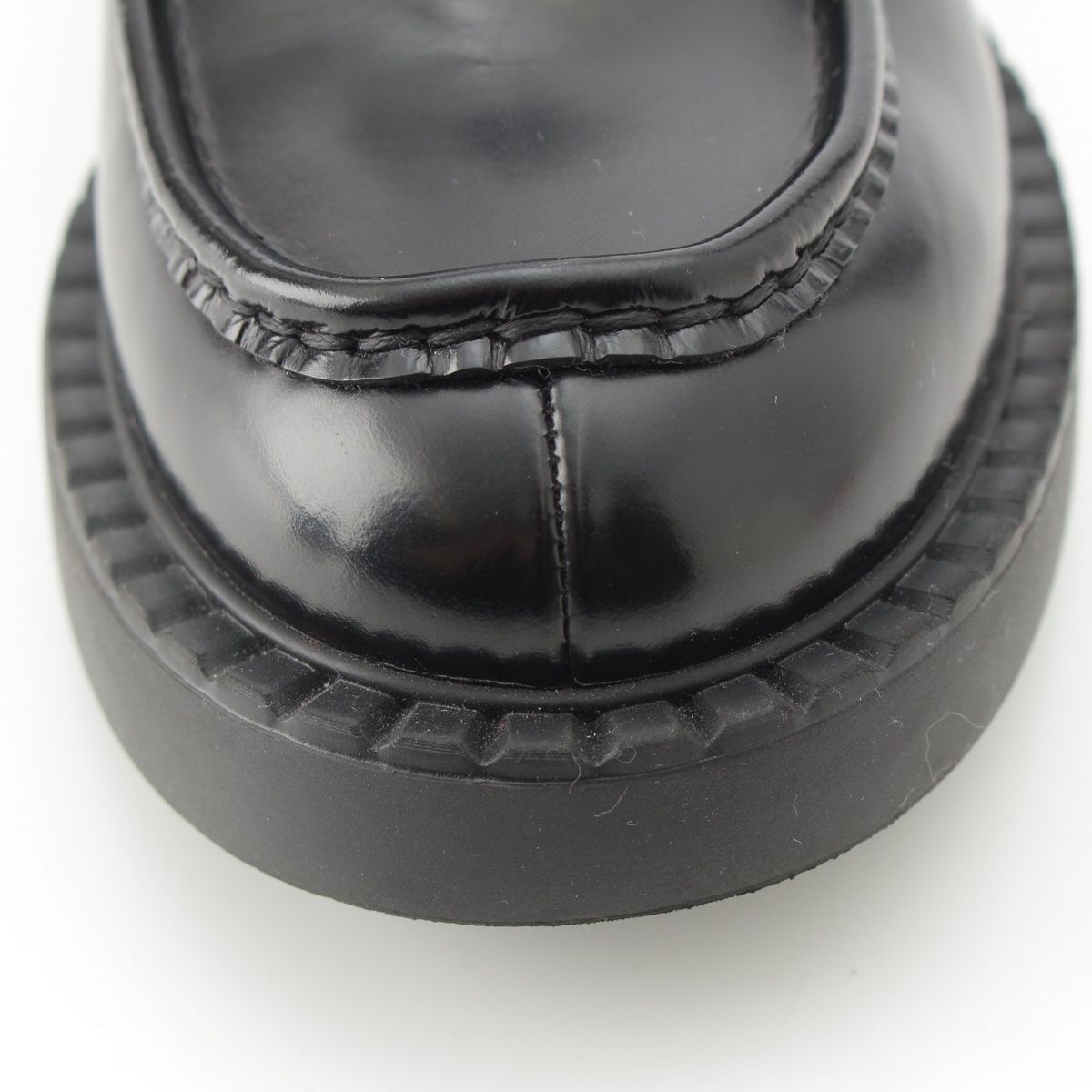 プラダ ブラッシュドレザー トライアングルロゴ ミュール サンダル