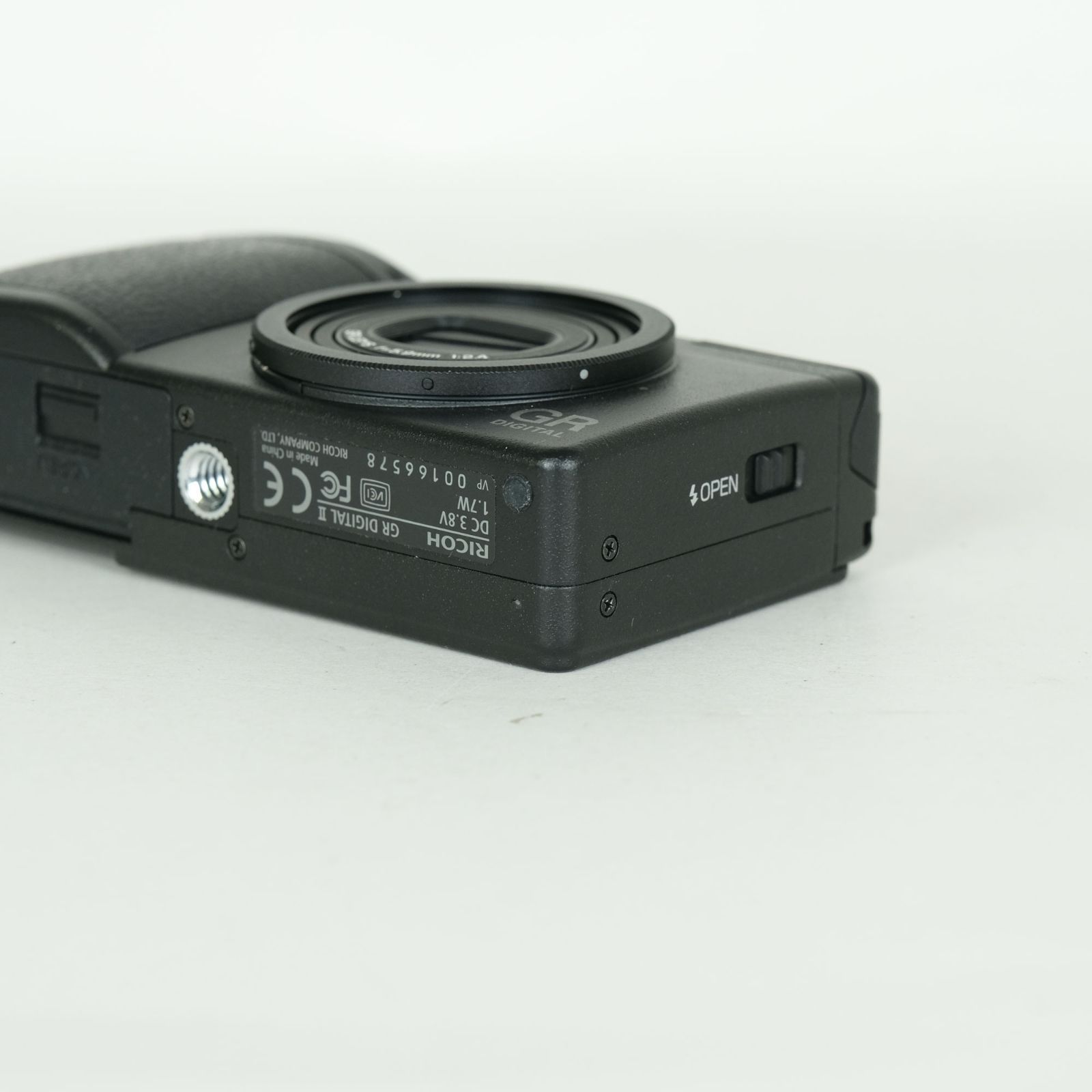 RICOH GR DIGITAL 2 シャッター数 2421 Ricoh GR III 1080p 24.2MP f/2.8 Compact Digital Camera - Black