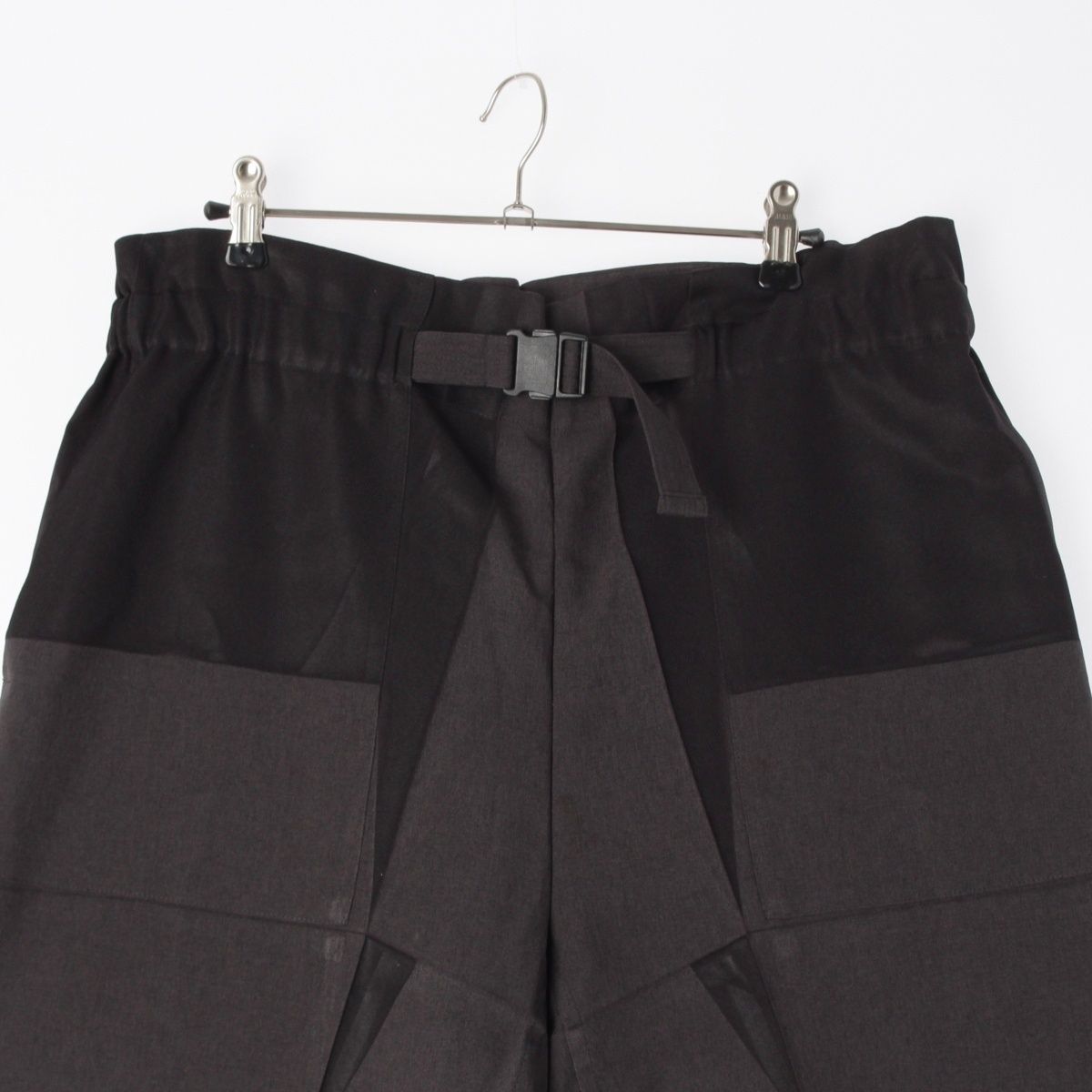 ミー イッセイミヤケ カラビナベルト パンツ ボトムス MI01FF801