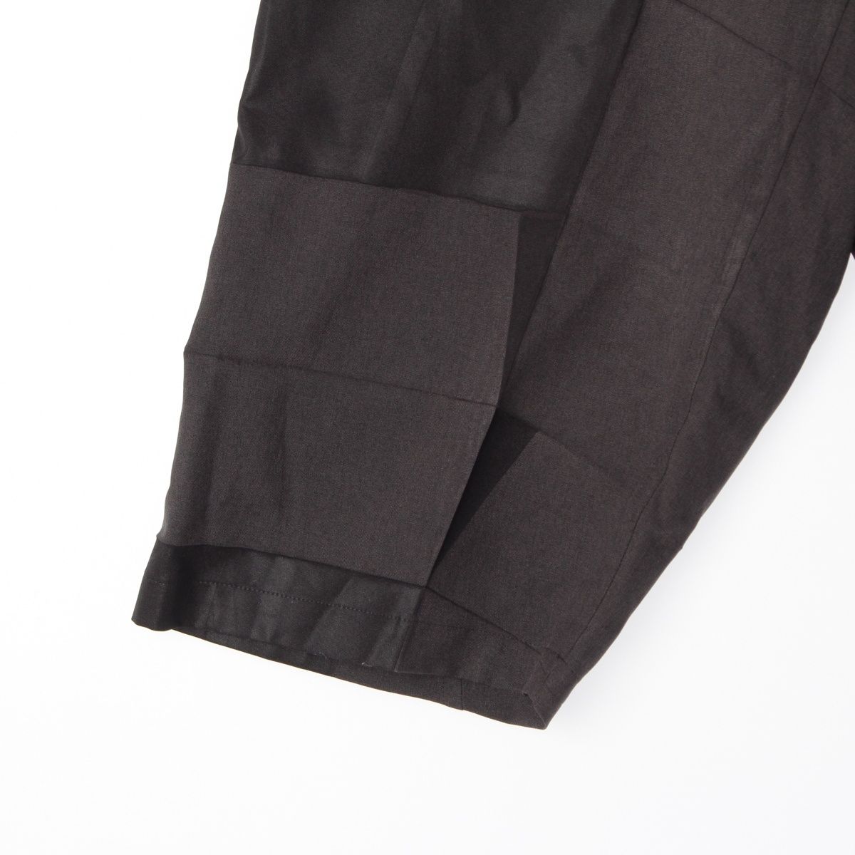 ミー イッセイミヤケ カラビナベルト パンツ ボトムス MI01FF801  