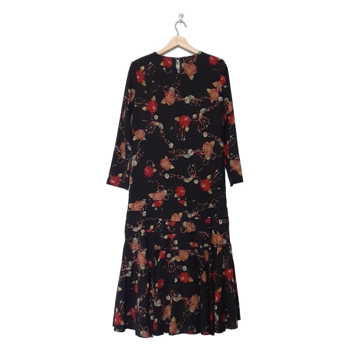 カネコイサオ ワンピース ☆ 美品 KANEKO ISAO(カネコイサオ) ワンピース レディース美品 - 黒×レッド