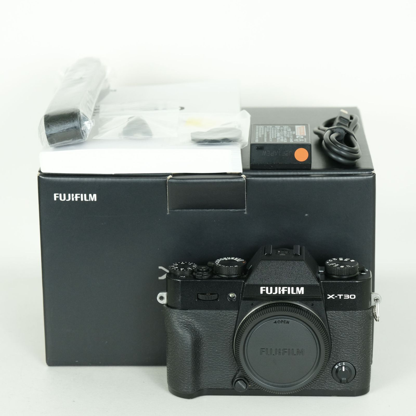 並品 | シャッター数29,390回｜注意事項あり] FUJIFILM X-T30 [ボディ 