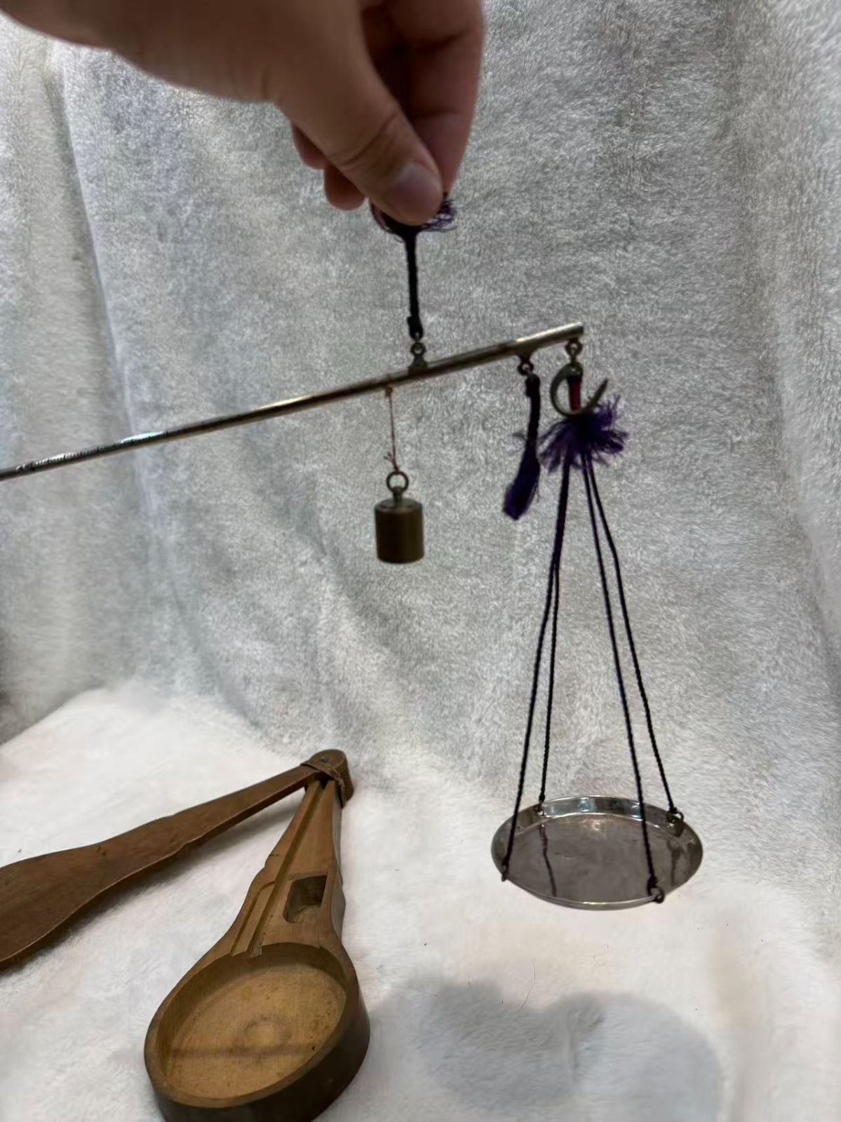 希少・骨董品】戥子（秤）木製ケース付き 天秤ばかり 百目秤 薬秤