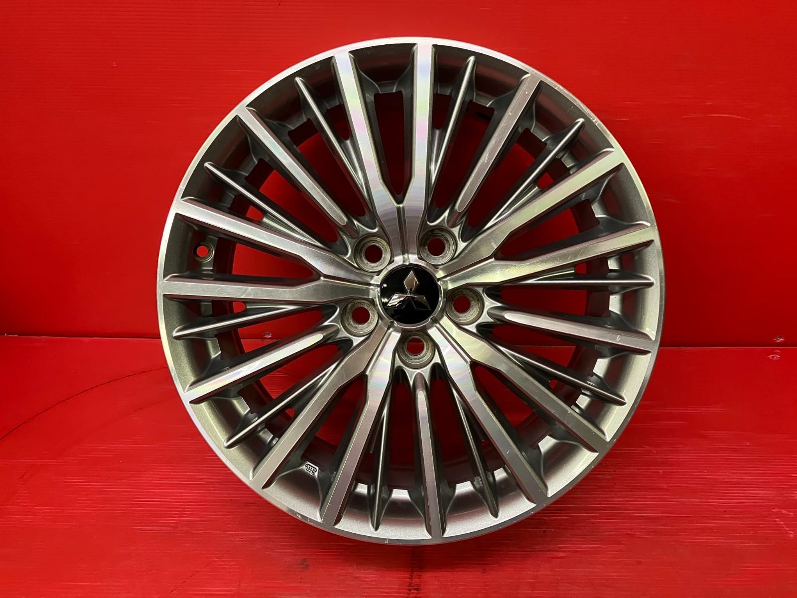 中古ホイール[18x7.0J+38 114.3/5H ミツビシ アウトランダー純正] 4本