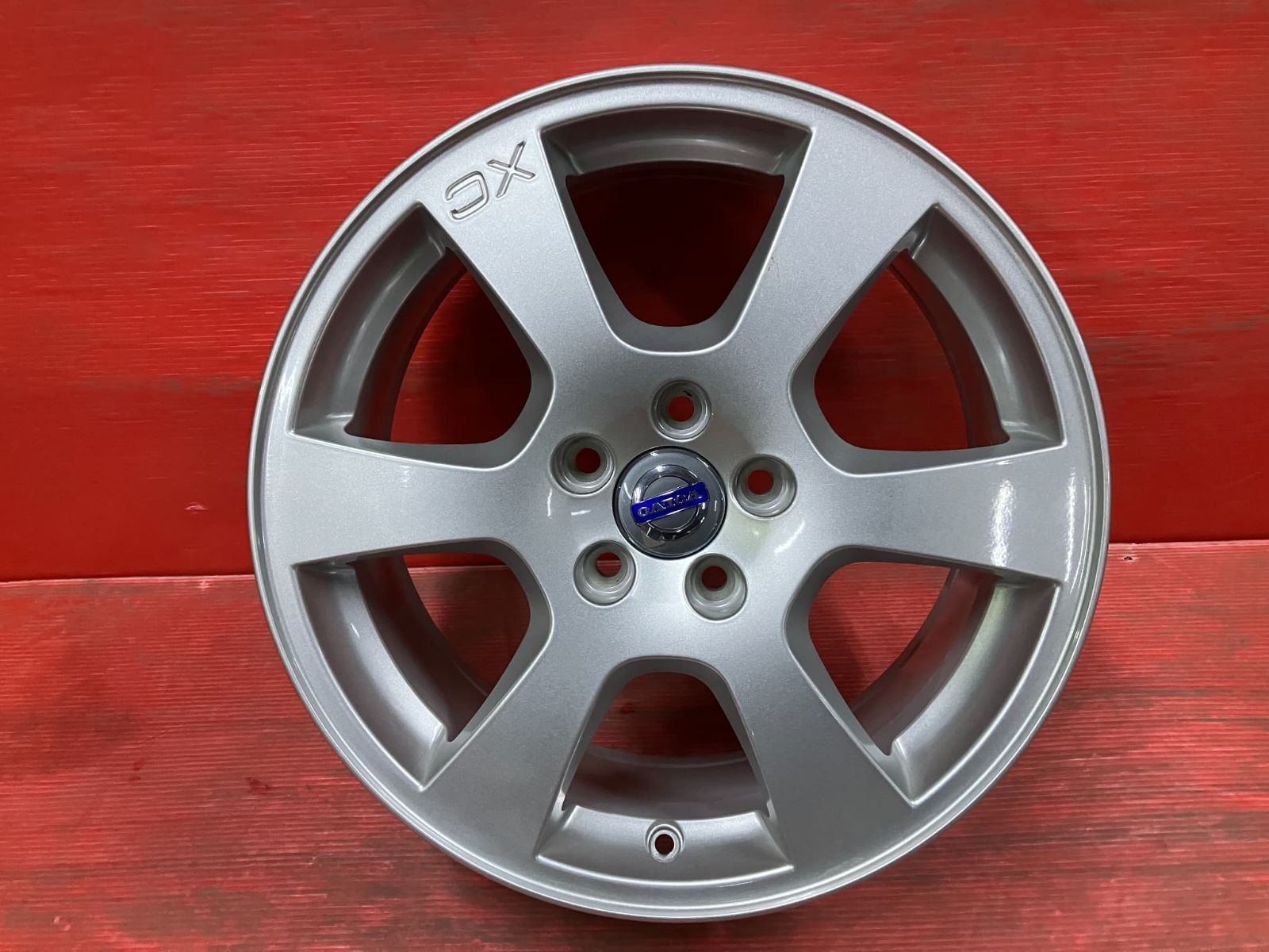 中古ホイール[17x7.5+55 108/5H hub63mm ボルボ CX60純正] 4本SET
