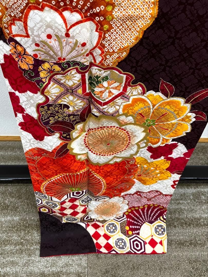 振袖 刺繍 金彩 紋意匠 身丈165cm 撥水加工済 MO3353 - メルカリ