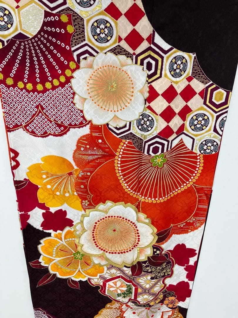 振袖 刺繍 金彩 紋意匠 身丈165cm 撥水加工済 MO3353 - メルカリ