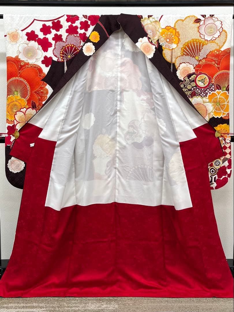 振袖 刺繍 金彩 紋意匠 身丈165cm 撥水加工済 MO3353 - メルカリ