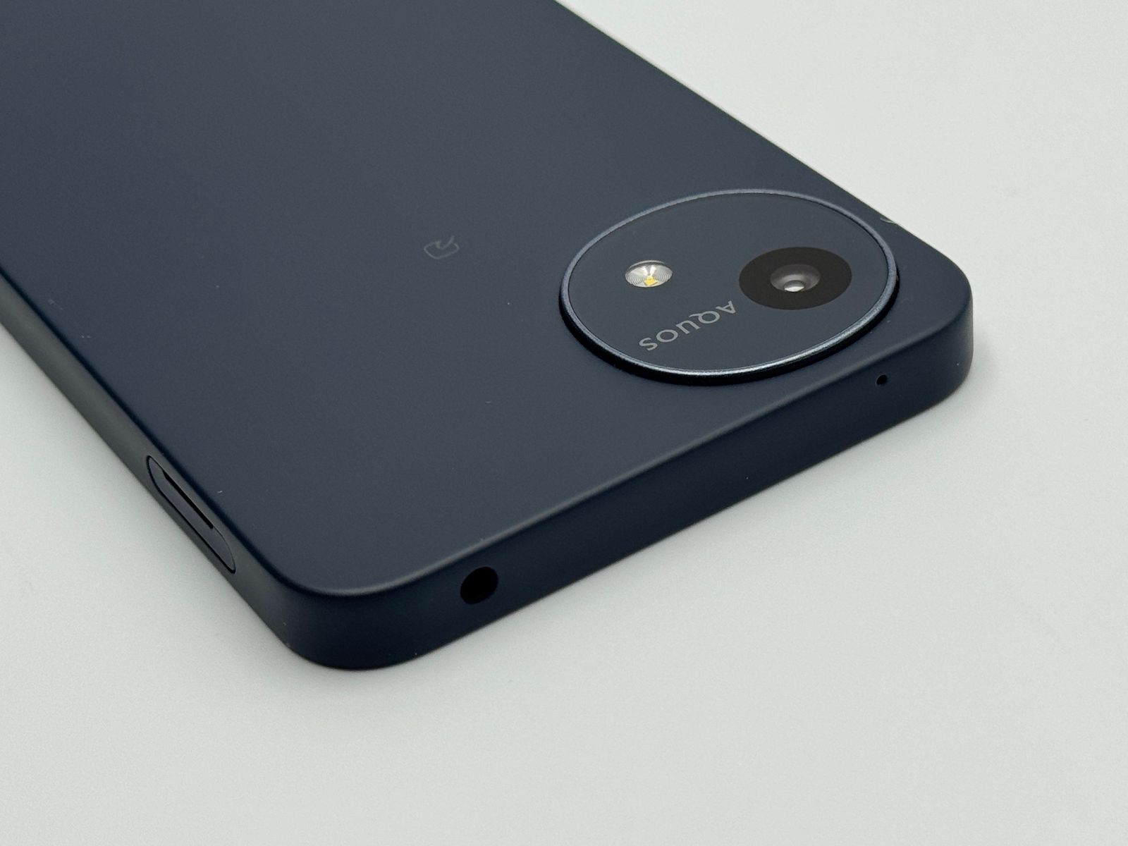 中古A】AQUOS wish4 SH-52E ブラック SIMフリー 白ロム - メルカリ