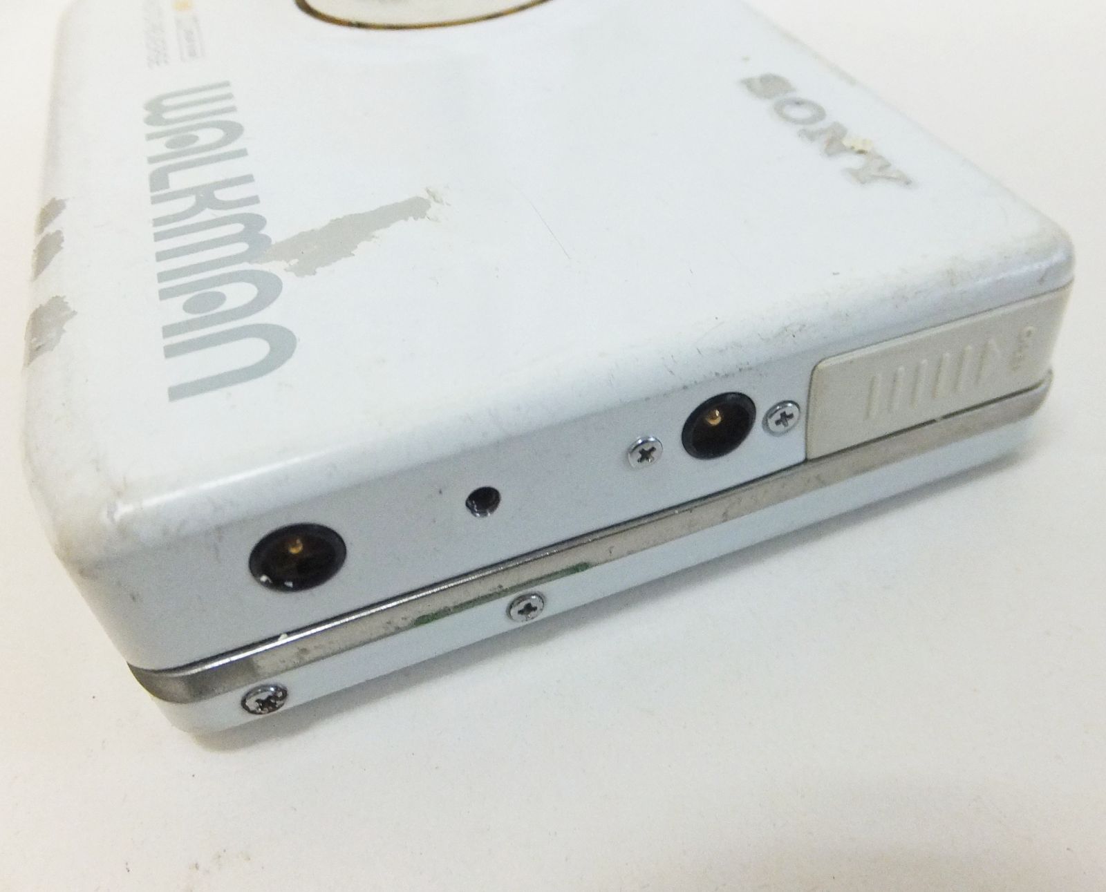 ✨激レア✨SONY wm-600 ソニー　ウォークマン　ホワイト R804【希少】SONY WALKMAN CASSETTE PLAYER WM-600 ホワイト 現状 /10