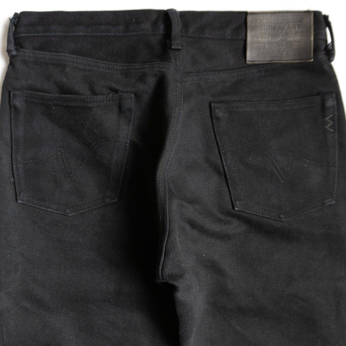 美品】IRON HEART【21oz黒鎧デニム ストレート】W33 ブラックデニム