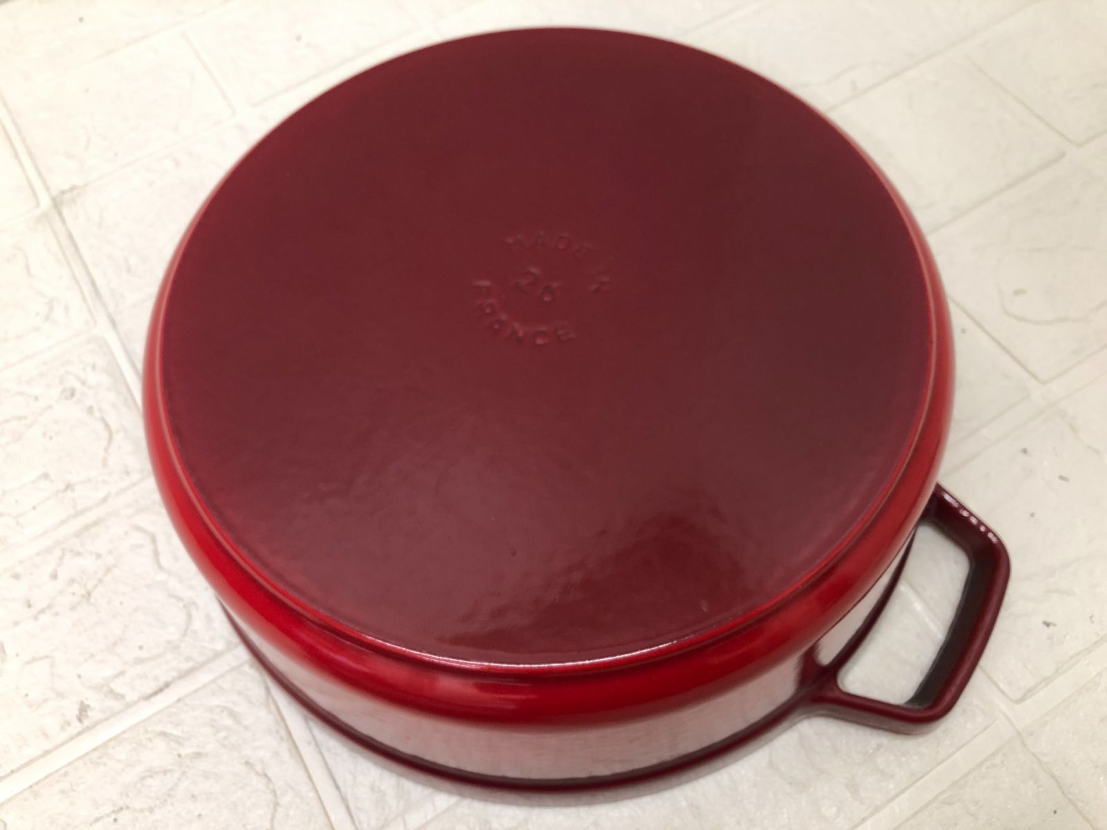 Staub ストウブ シャロー ココット 26cm チェリー 【公式通販】