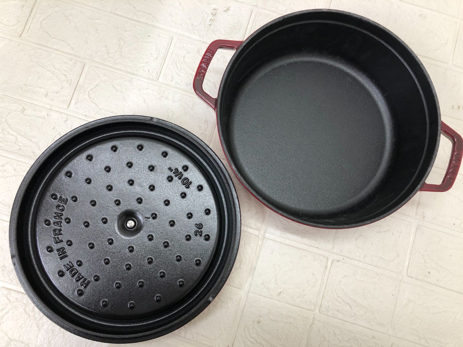 Staub ストウブ シャロー ココット 26cm チェリー 【公式通販】