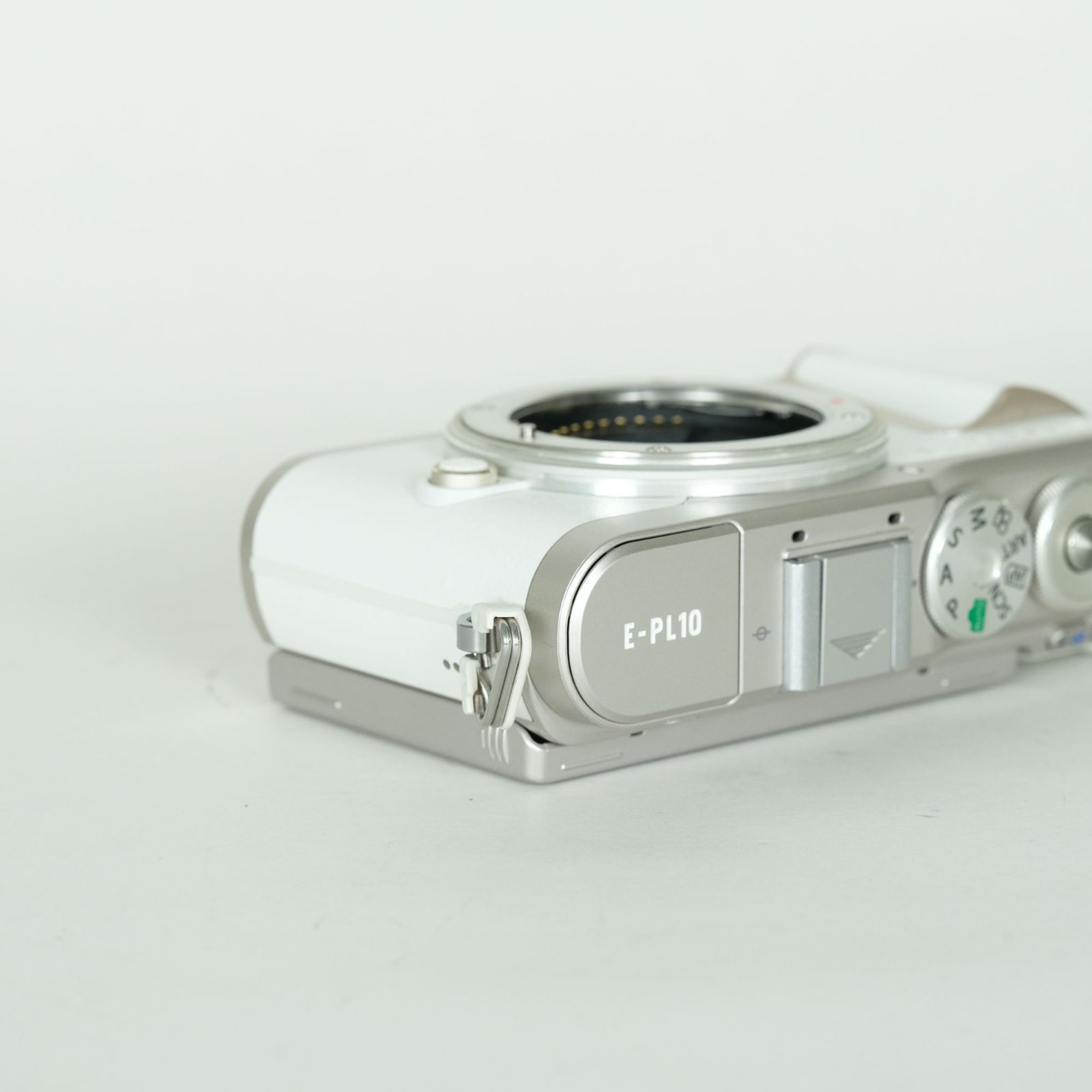 美品 | シャッター数4,671回] OLYMPUS PEN E-PL10 [ボディ ホワイト