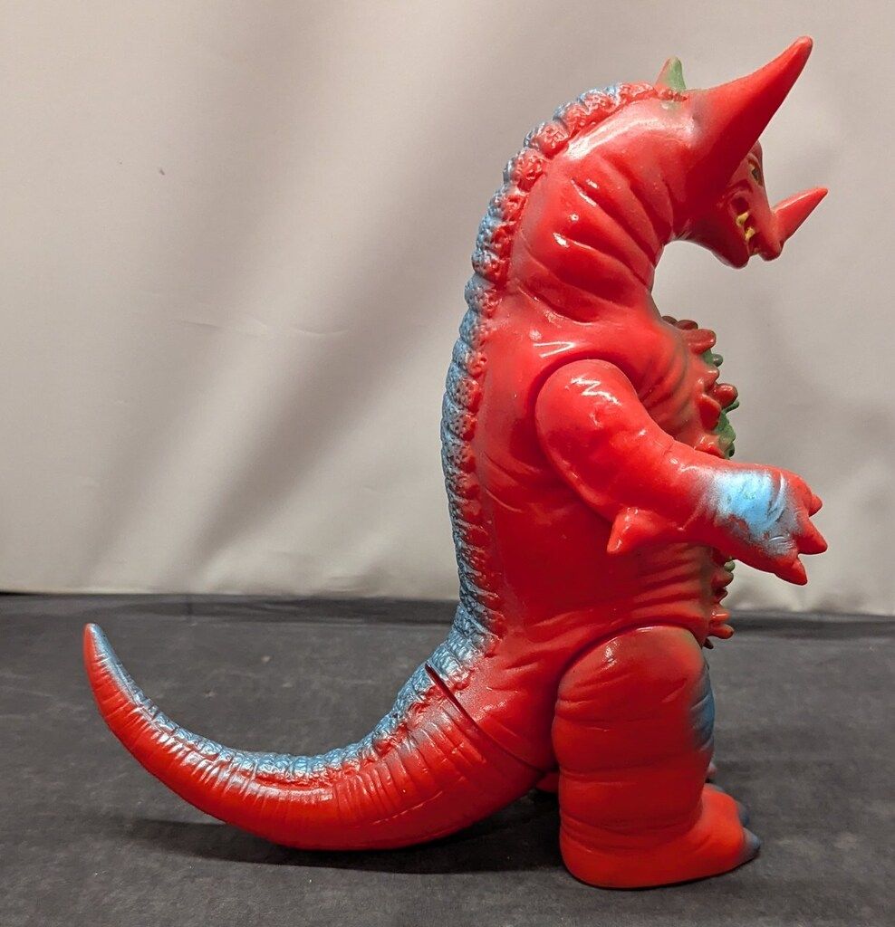 ウルトラマン ブルマァク ドラコ 赤 ウルトラマン ブルマァク ドラコ 赤 バンダイ ブルマァク ソフビ