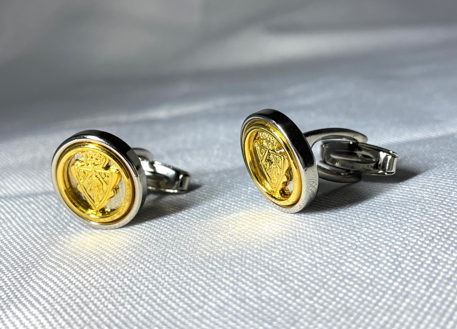 極美品 GUCCI グッチ カフス カフリンクス クレスト シルバー ゴールド 希少 GUCCI グッチ クレスト ブランドロゴ ヴィンテージカフス
