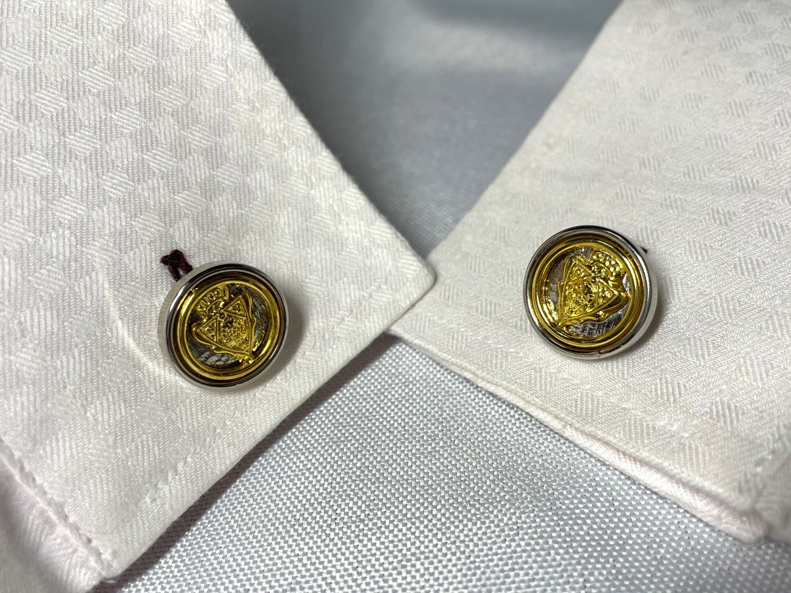 希少 GUCCI グッチ クレスト ブランドロゴ ヴィンテージカフス