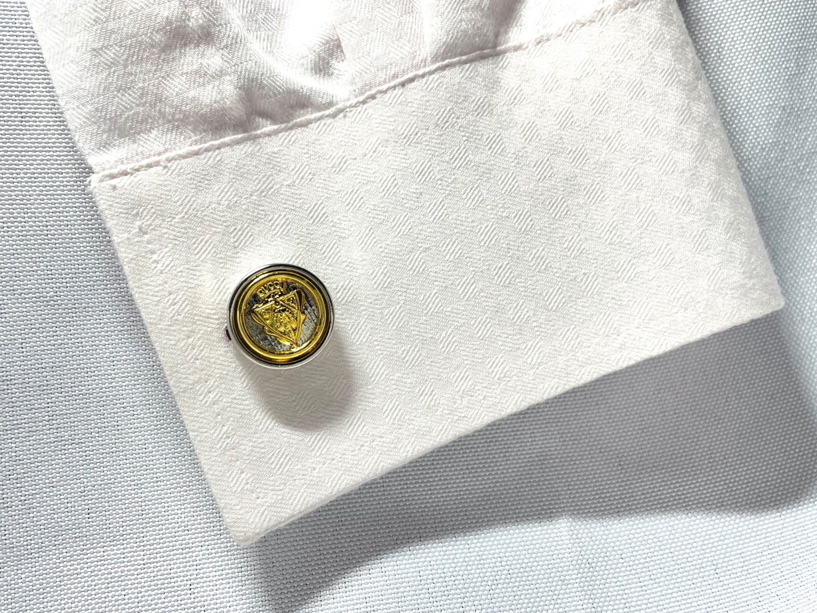 希少 GUCCI グッチ クレスト ブランドロゴ ヴィンテージカフス