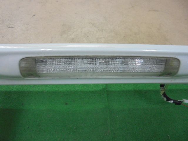 7FP2523 BBH2 トヨタ ヴェルファイア ANH20W 前期型 2.4ZPS リアスポイラー
