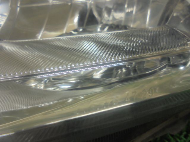8FQ4026 ADC4 トヨタ プリウス ZVW30 後期型 L ヘッドライト左　コイト47-29