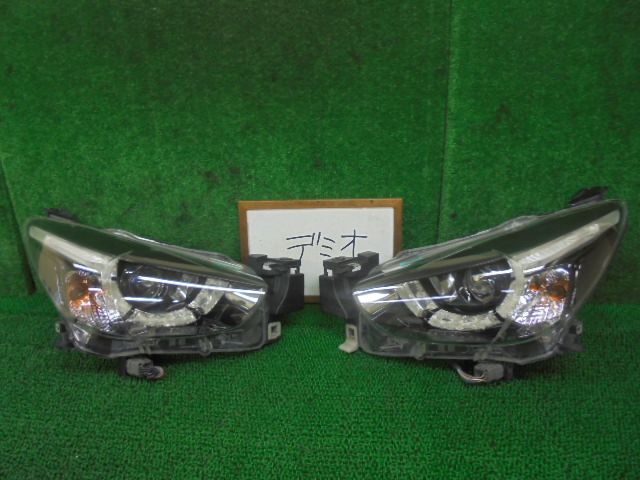 2FR6031 AGC2 マツダ デミオ DJ5AS 前期 XD ツーリング ヘッドライト