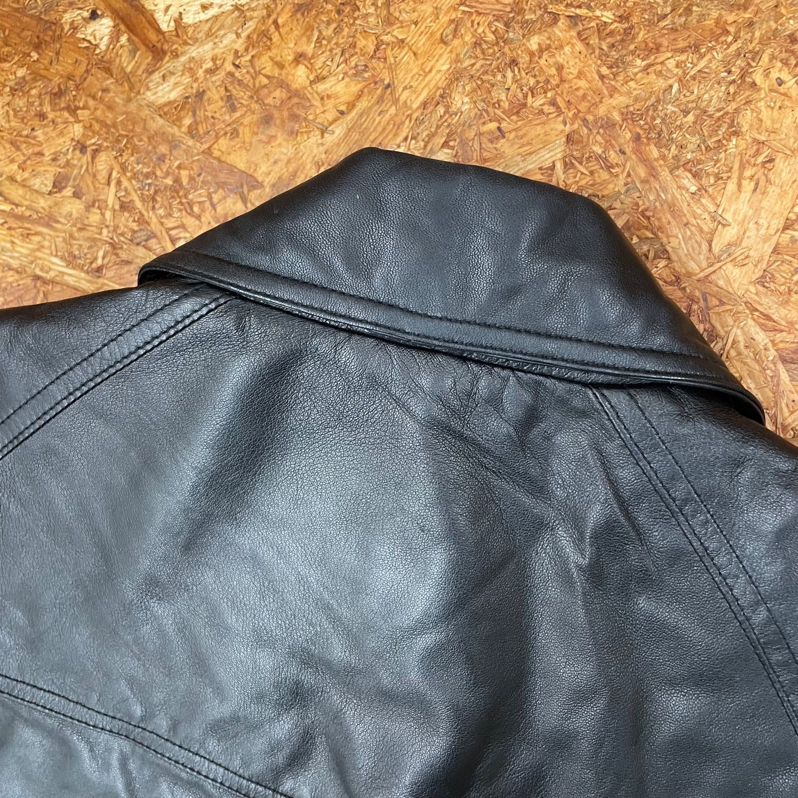 値下げ中4 VINTAGE ラムレザー ビッグ フィールドジャケット 羊革 黒 4 VINTAGE ラムレザー ビッグ フィールドジャケット 羊革 黒 L レザー