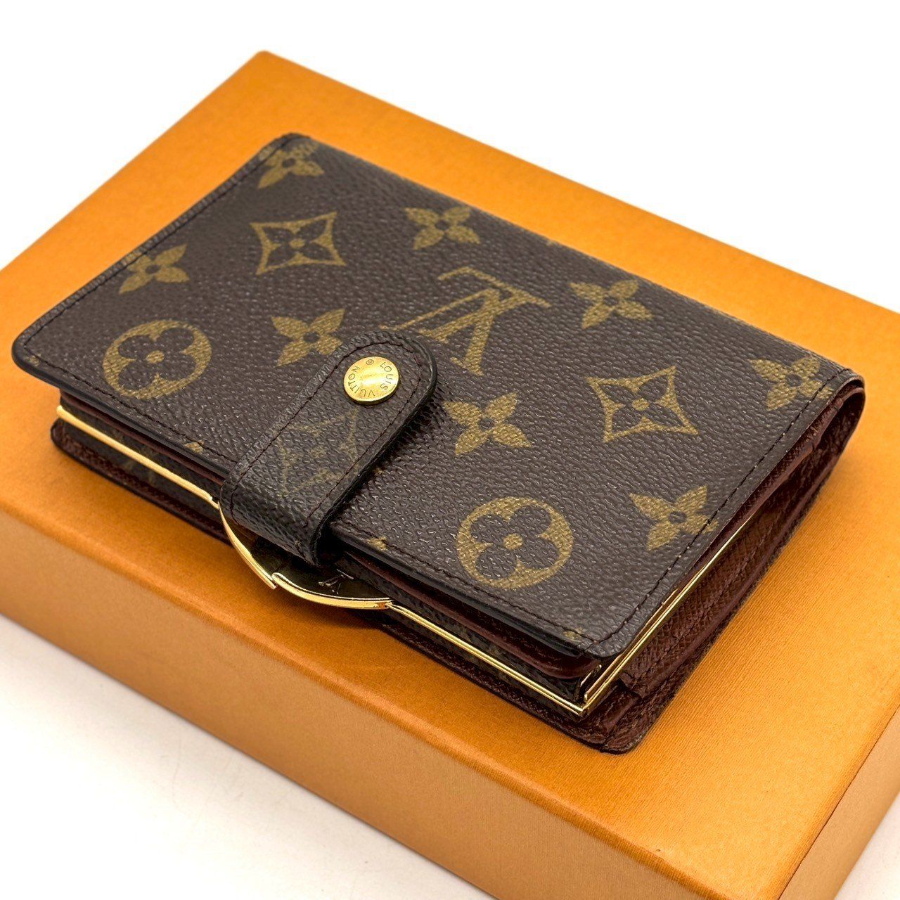 手に取るたび、品がにじむ✨ LOUIS VUITTON モノグラム ポルトモネビエ