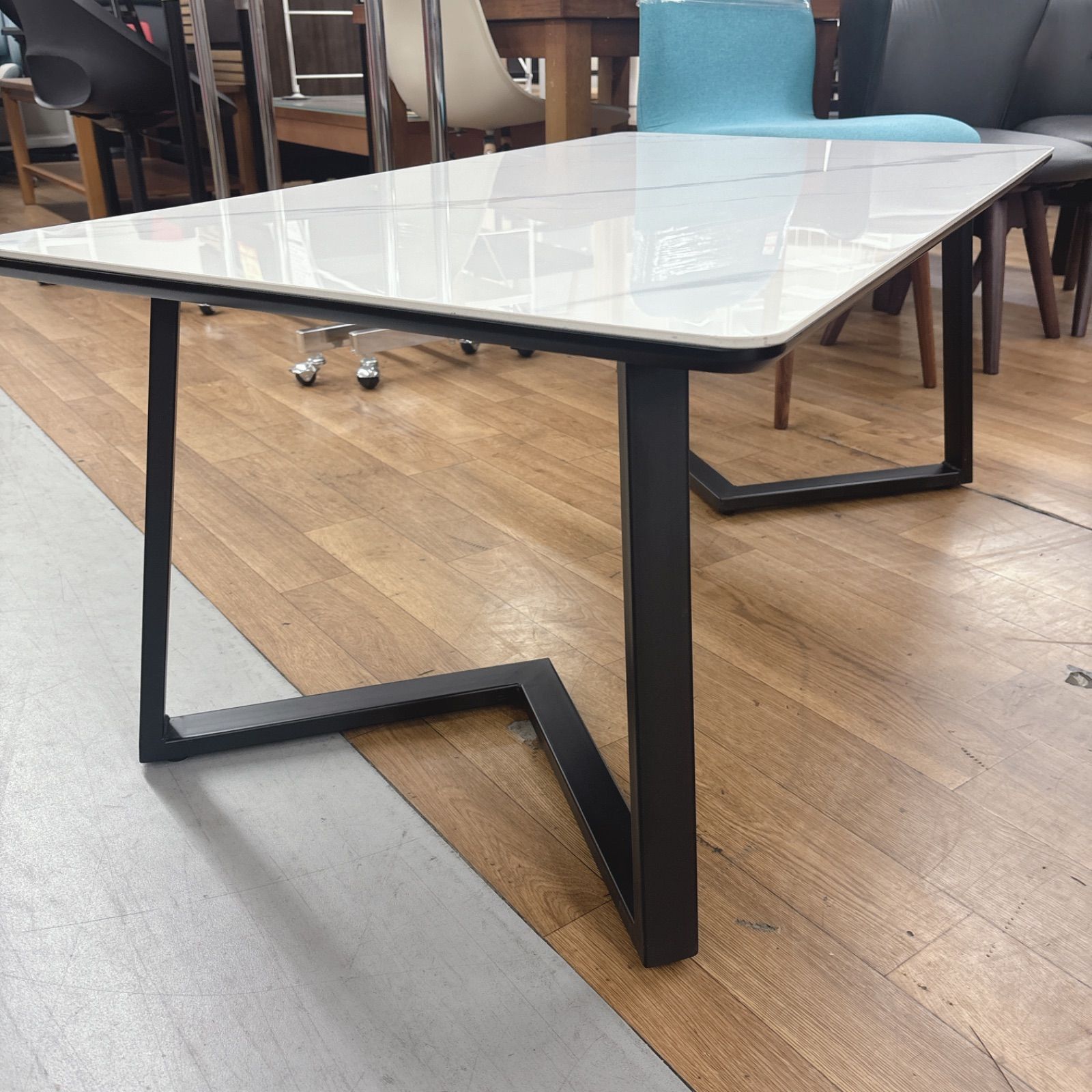 I746 ? 名古屋市近郊送料設置無料！ 美品♪ PGTRUS センターテーブル 