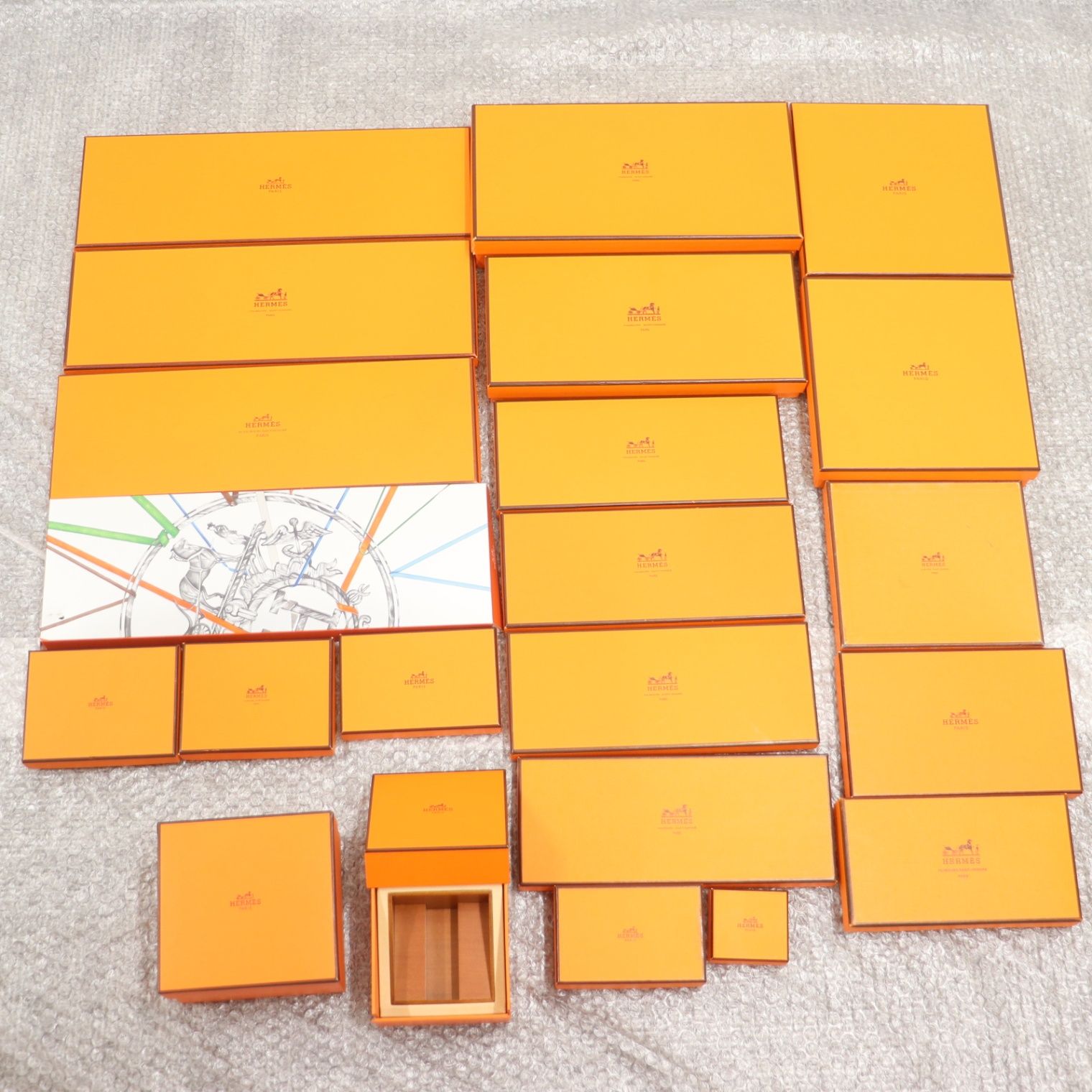 ITHBI28NSJZE HERMES エルメス BOX ショッパー 純正 紙袋 オレンジ