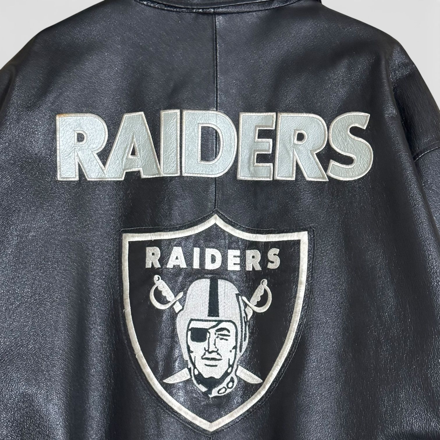 NFL RAIDERS レザー　ジャケット Mサイズ 希少デザイン】RAIDERS レザージャケット NFL オークランド レイダース