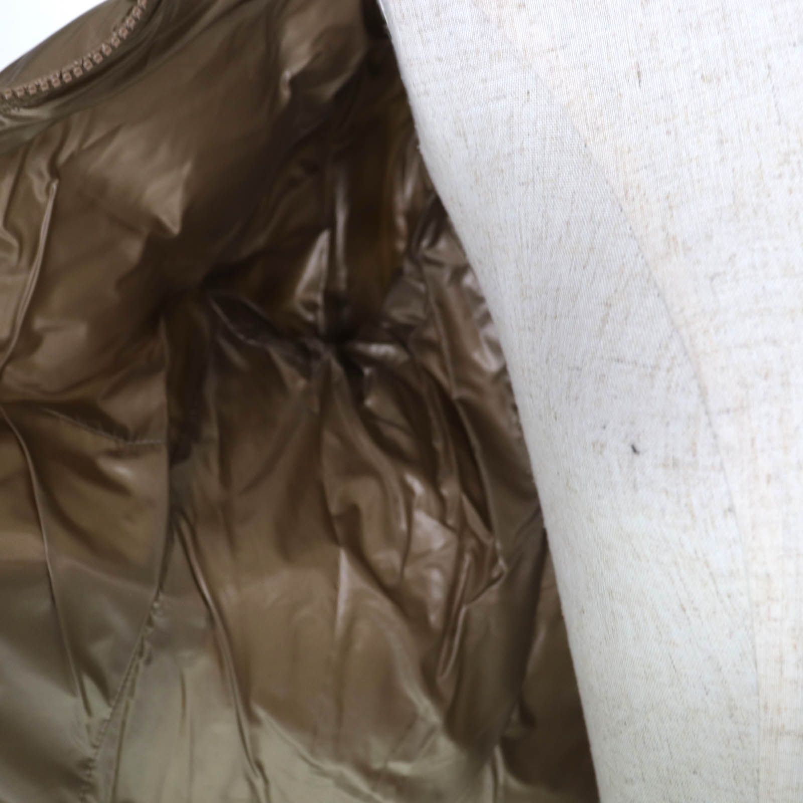 美品 20AW タトラス ブルナーレ ダウンジャケット フード収納 ロゴワッペン 美品 20AW タトラス ブルナーレ ダウンジャケット フード収納 ロゴ